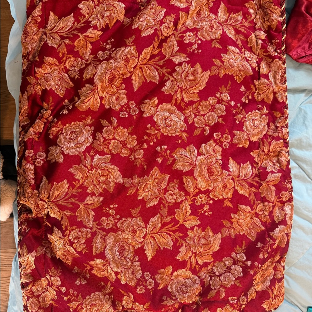 Home Collection Red Comforter with Gold Floral Jacquard - Picture 4 of 8